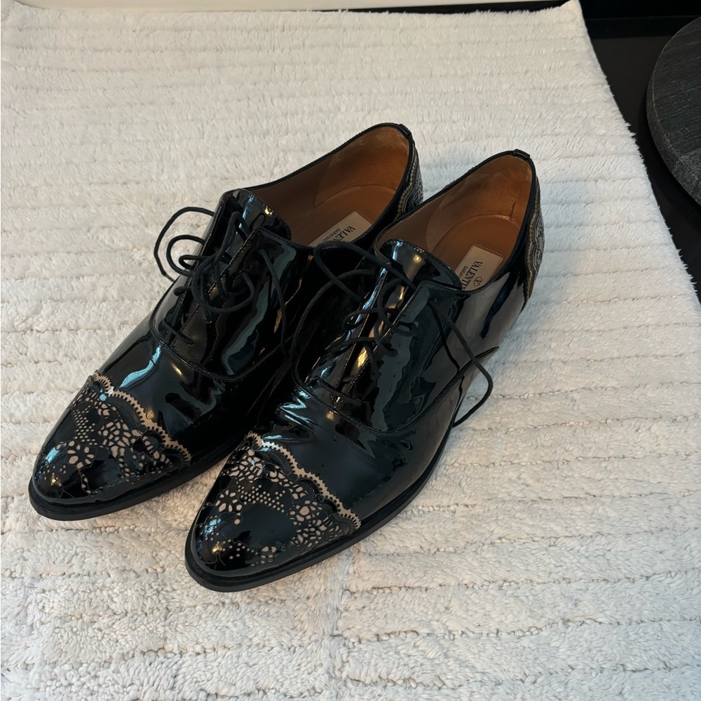 Valentino Garavani Patent leather Lace Art Oxfords